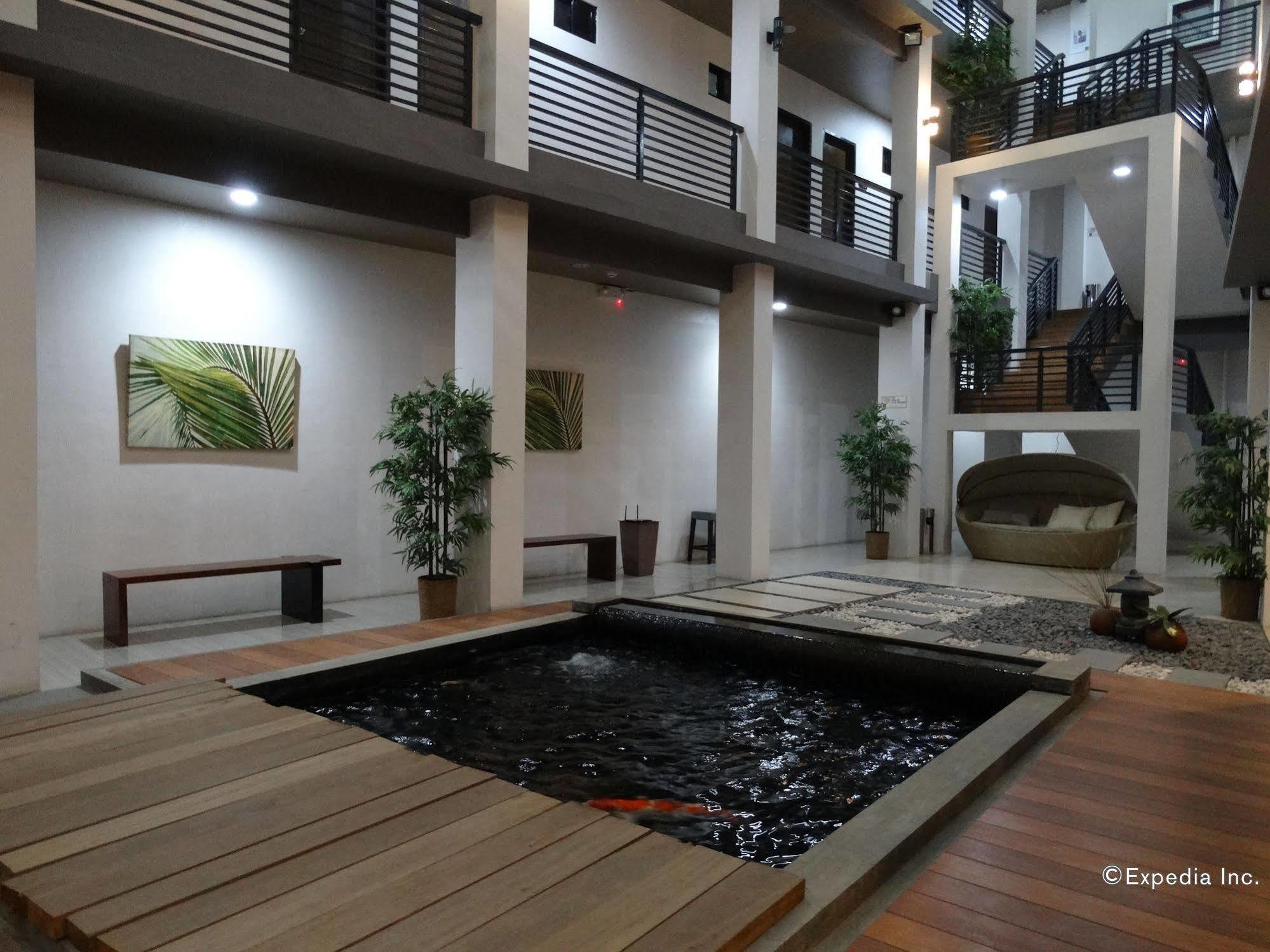 Urban Living Zen Hotel Davao Exterior foto