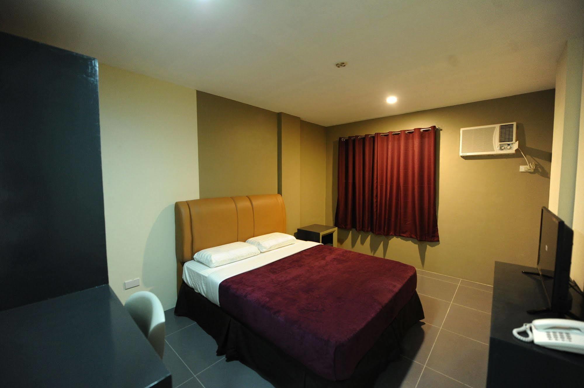 Urban Living Zen Hotel Davao Exterior foto