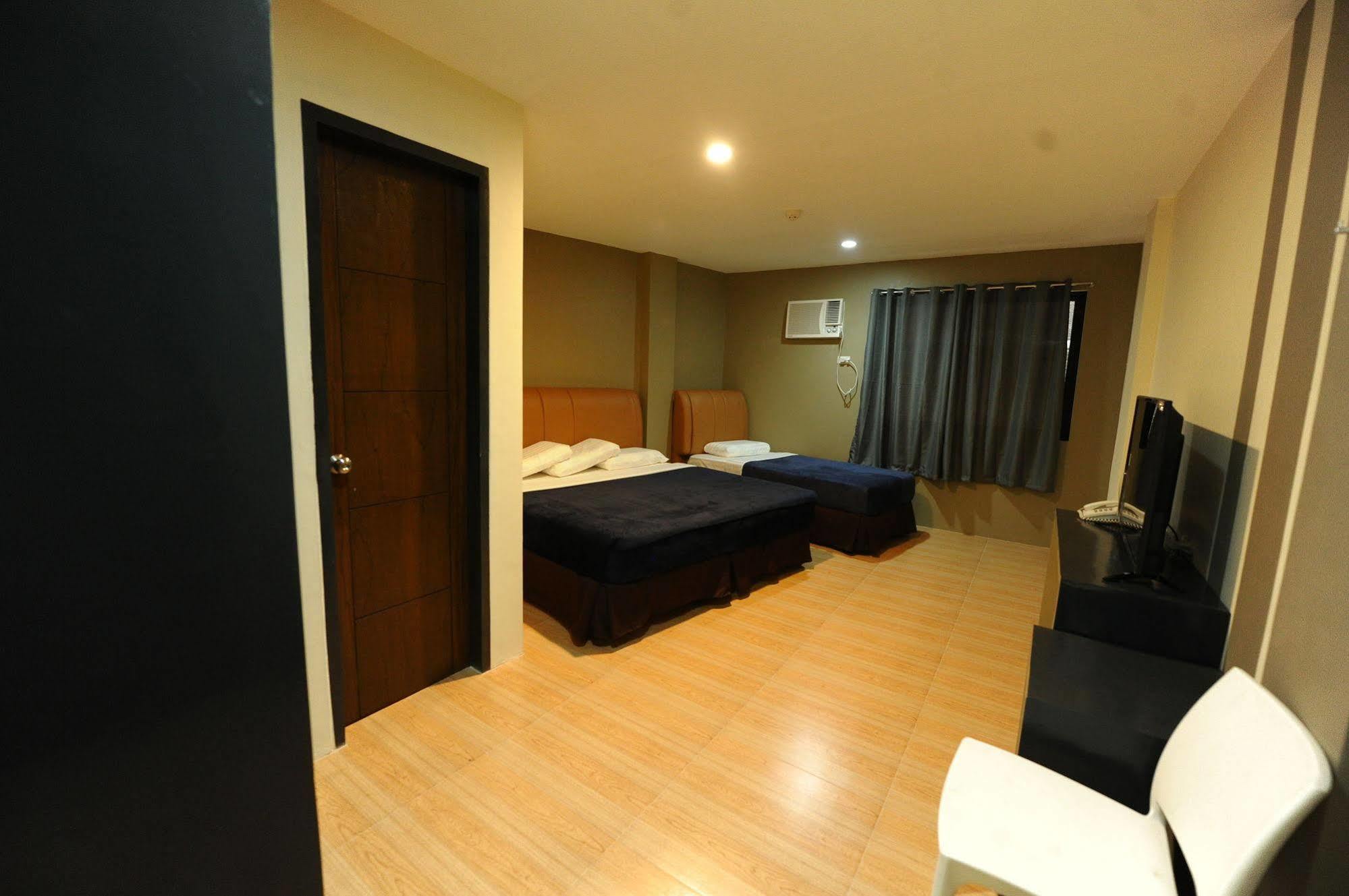 Urban Living Zen Hotel Davao Exterior foto